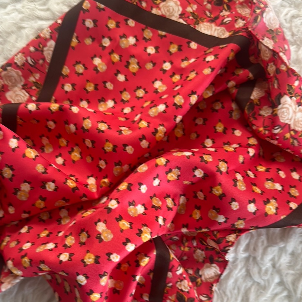 NWT GU Red & Brown Square Floral Scarf Size ~21”